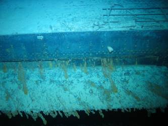 Concealment flap for above-water torpedo tubes on stbd side